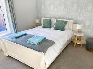 Tudor Delightful House Central Gloucester By STAE-Homes
