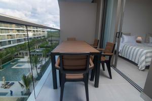 2BR Luxury Apartment In Morros Eos By Huespedia