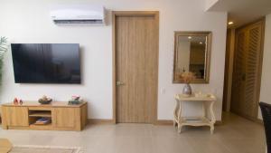 2BR Luxury Apartment In Morros Eos By Huespedia