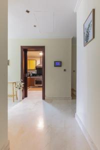 Spacious New 2 BDR, Pool and Beach Access