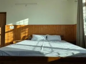 Hues & Trails Ground Zero - Chail