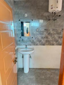 Hues & Trails Ground Zero