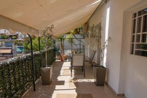 Bright small penthouse in the center of athens