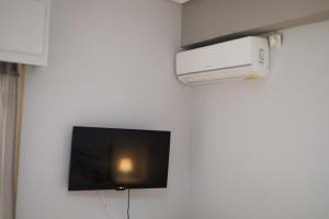 Bright small penthouse in the center of athens