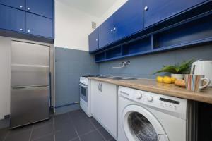 Wałowa Apartment with Balcony Warsaw Downtown by Noclegi Renters