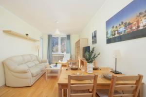 Wałowa Apartment with Balcony Warsaw Downtown by Noclegi Renters