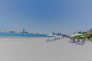 Spacious New 2 BDR, Pool and Beach Access