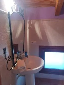 Los Quiñones - Escucha