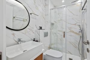 Aurum Residence by Nomads