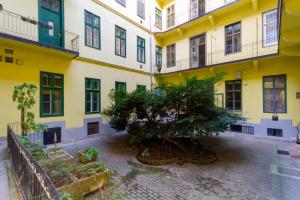 Boulevard Haven w Terrace & AC by NW