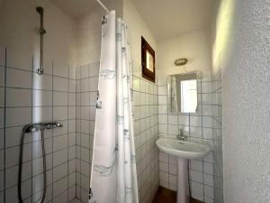 Villas La Courtade, Maison pour 7 personnes dans domaine prive avec piscine a La Londe-Les-Maures : photos des chambres