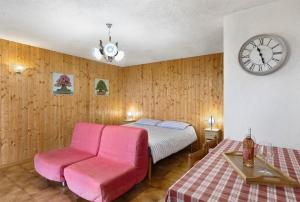 Monoroom With Garden And Lake View