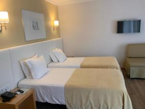 Double Room with Extra Bed (2 Adults + 1 Child) room in Hotel Mare