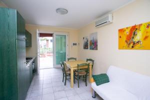 Monolocale con terrazzo a Sirolo - S052