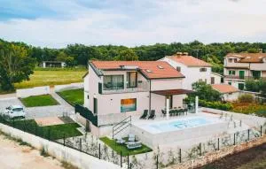 Beautiful Casa Vitale with pool in Tinjan - Bašići