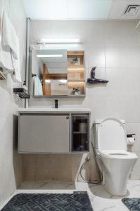 Studio in Dubai Pool, Gym & Stunning Views