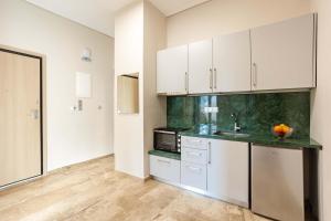 Kalamata Garden Haven - Escape Amidst Greenery