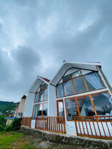 Dieng cabin atas awan