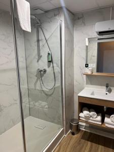 Hotels Logis Hotel & Restaurant Mediterranee : photos des chambres