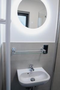 Hive Apartments Giesen an der B6