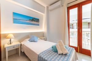 Single Room with Terrace room in Hotel Martorell