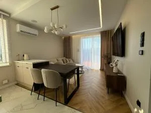 Zięba Apartamenty & SPA Domek nad Zalewem z Basenem, Jacuzzi i Sauną - Przemyśl