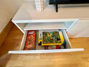 Spacious 2-Bedroom Dartford Home with Fast WiFi & Free Parking near Bluewater