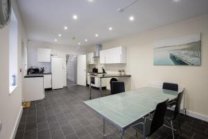 Blackpool Abode - Shaw Heights