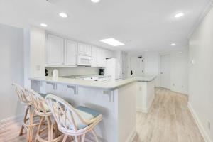 Four Seasons 402-E Private fishing pier