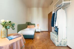 Via Panzani 16, 3th Floor - Antonella - Elegant & Spacious, 3-Bedroom in Historic Center