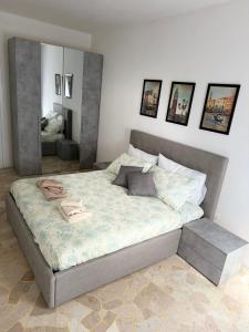 Venice grey apartment