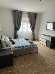 Venice grey apartment