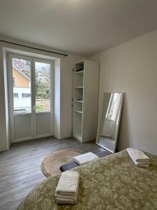 Appartements # Le 13 # Nouveau T3 renove au calme vue sur les Vosges : photos des chambres