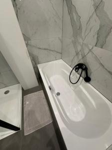 Appartements # Le 13 # Nouveau T3 renove au calme vue sur les Vosges : photos des chambres