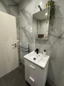 Appartements # Le 13 # Nouveau T3 renove au calme vue sur les Vosges : photos des chambres