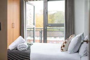 Central-3Bedroom-2Bath-Parking-By FabAccommodation