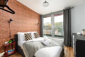 Central-3Bedroom-2Bath-Parking-By FabAccommodation