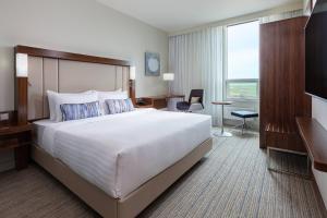 Deluxe, Guest room, 1 King room in Courtyard by Marriott Reykjavik Keflavik Airport