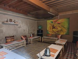 MudHouse Retreat, Sarajara