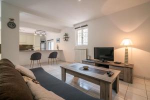 Maisons de vacances Rez de villa avec beau jardin et belle vue : photos des chambres