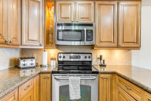 5 Mi to Winter Park Resort: Unit w Pool & Hot Tub