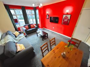 Bright and Spacious 2-Bedroom Flat Near Emirates Stadium