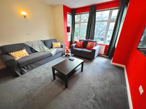 Bright and Spacious 2-Bedroom Flat Near Emirates Stadium