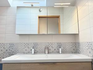 LÉcole Buissonnière - Apartment complex