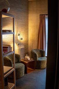 Studio Kittel Guest Room with Private Bathroom