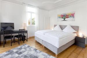 Triple Room with Private Bathroom room in Gasthaus zum Halbmond