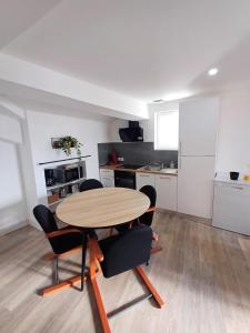 duplex chaumié, 4pers, wifi, parking privée