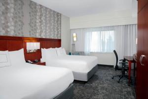 Queen Room with Two Queen Beds room in Courtyard by Marriott Jacksonville I-295/East Beltway