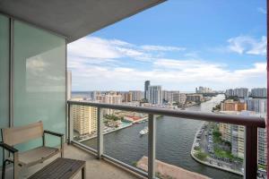 Stunning 30th-Floor Studio at Beachwalk Resort
