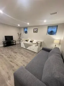 CozyHaven A private entrance, comfy basement apartment in Mississauga with free parking Conveniently located with easy access to the airport downtown Toronto major malls and highways for a seamless stay - Milton